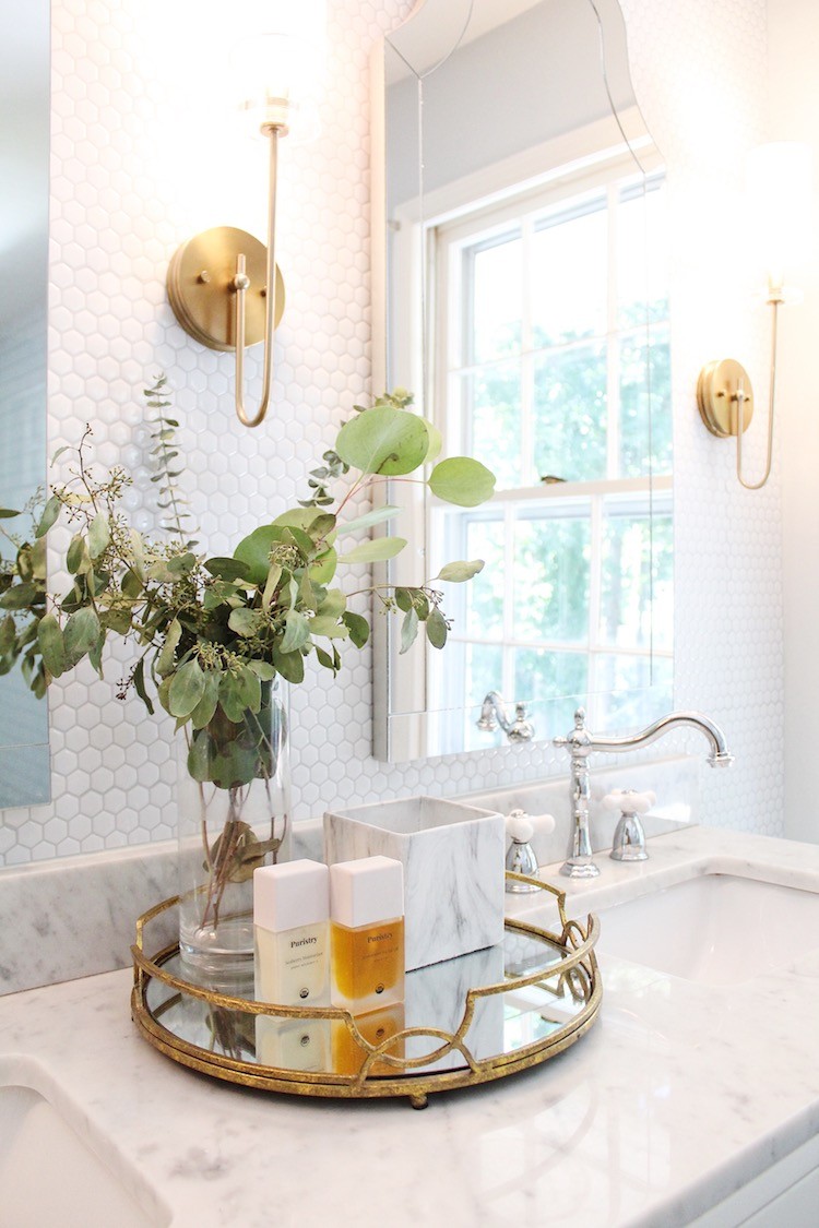 Bathroom backsplash