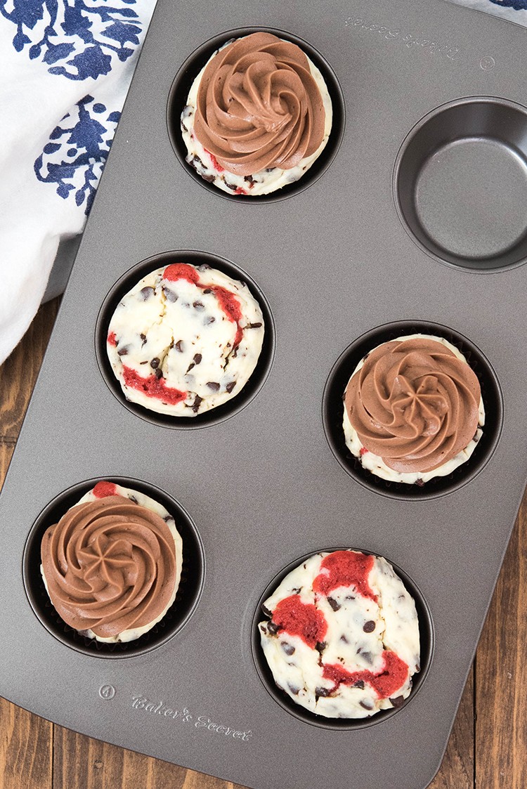 Red Velvet Chocolate Chip Cheesecake Cupcake Recipe