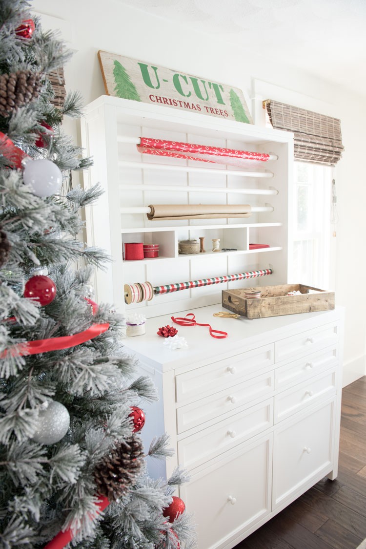 Santa's Workshop Decoration Ideas for a Festive Home Office