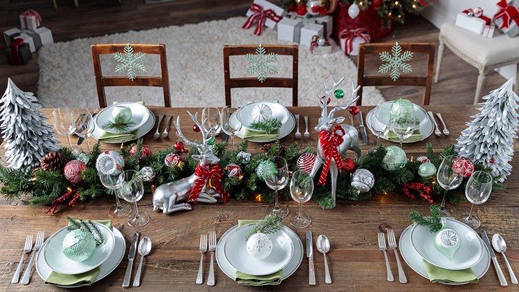 Deck Out Your Holiday Table With These Decor Ideas