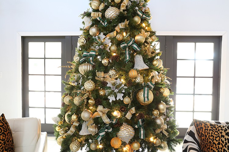 How to Decorate a 12-ft. Christmas Tree