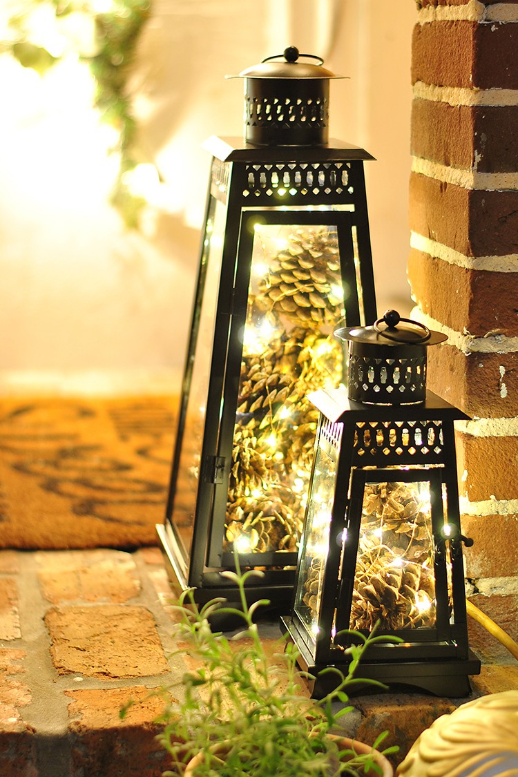 4 Easy Small Porch Decorating Ideas for Christmas