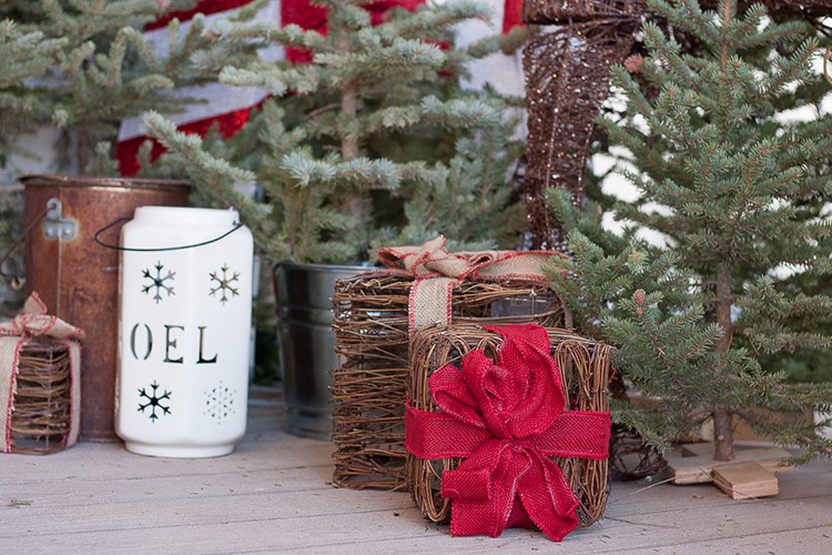 Wonderful Woodland Farmhouse Christmas Decor