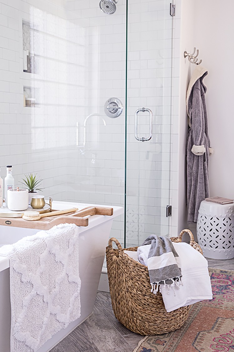Master Bath Makeover with Colorful Accessories