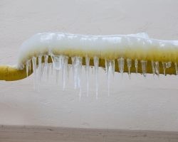 How to Prevent and Thaw Frozen Pipes | Direct Energy Blog
