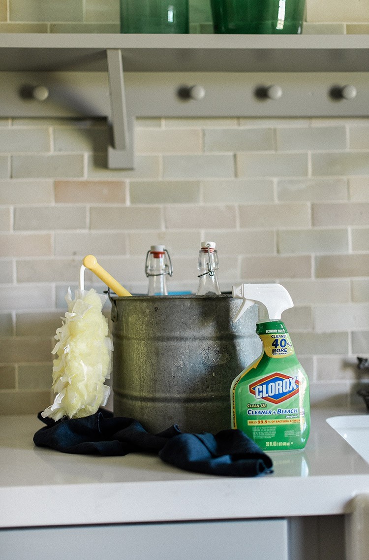 A laundry room transformation with Chloe Mackintosh from Boxwood Avenue. Read how Chloe renovated her washroom into a beautiful, functional space!