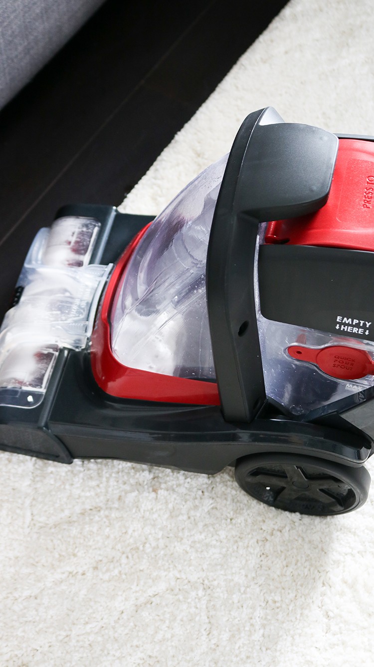 The DIY Huntress, Sam Raimondi has discovered an easy way to clean those every day stains using the new Hoover PowerDash.