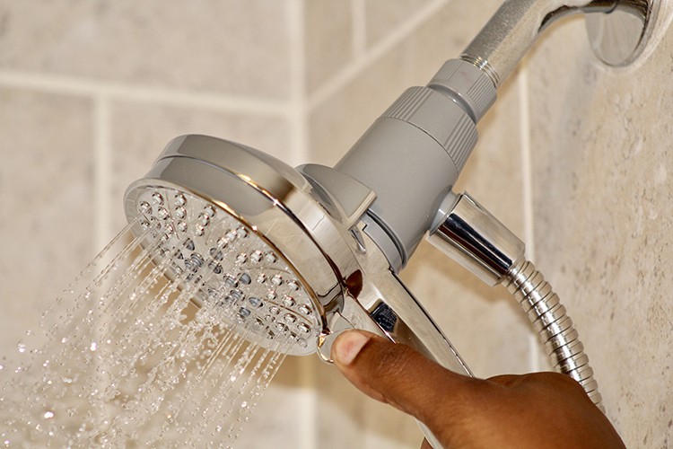 MOEN Magnetix Shower Head