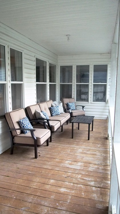 Mike Poorman of Woodshop Mike completely transformed his outdated back porch into an outdoor oasis for both family and friends to enjoy.