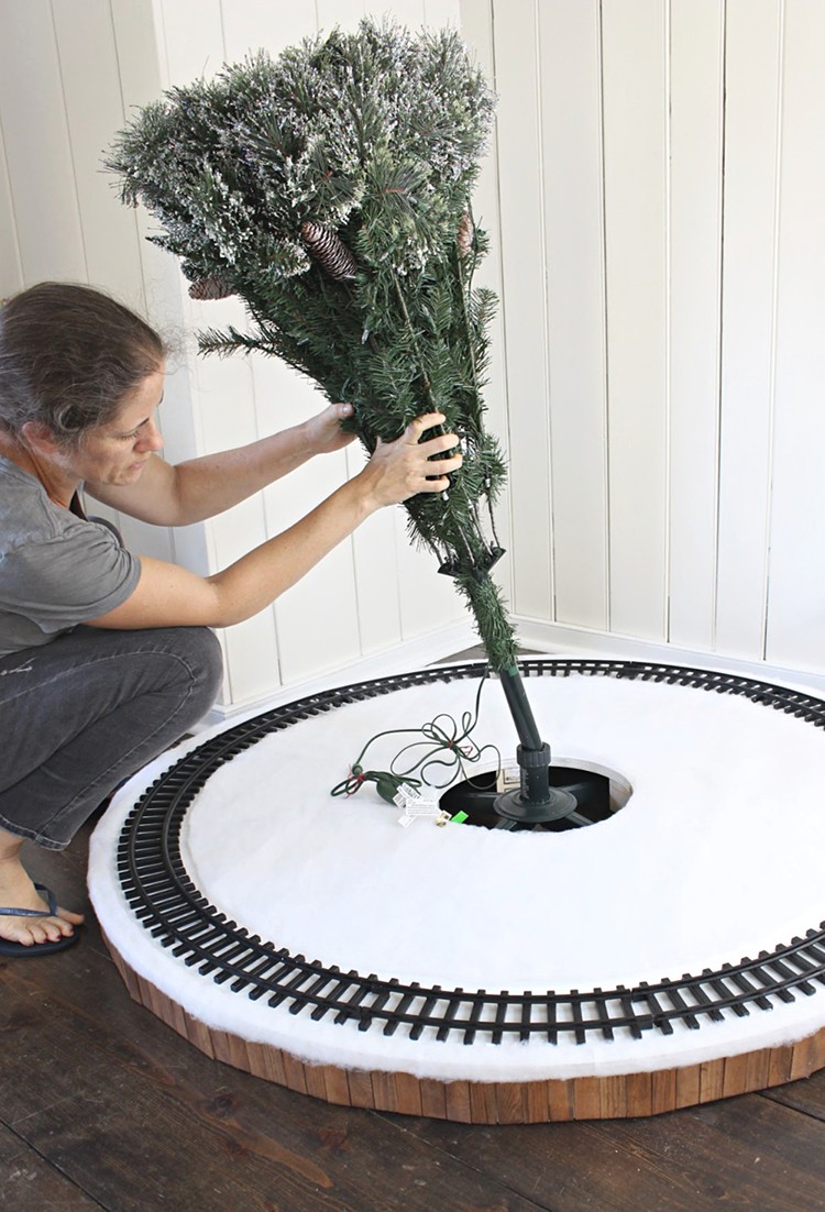 How to Make a Christmas Tree Train Track Skirt