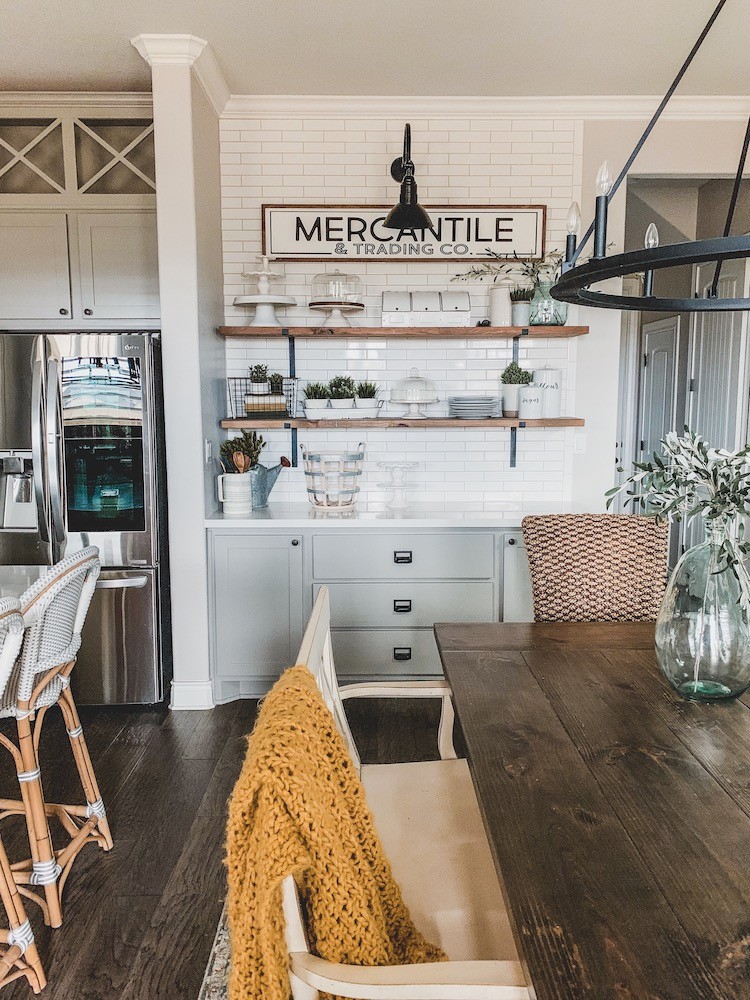 Quartz Countertops for a Modern Farmhouse