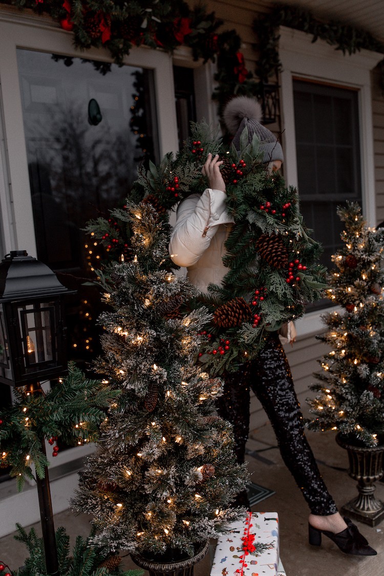 Festive Christmas Porch in Under 20 Minutes