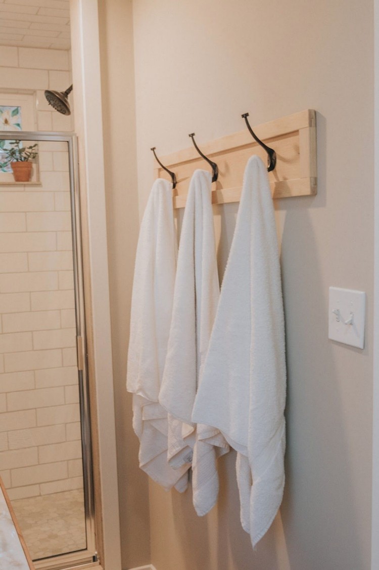 Small Mid-Century Bathroom Renovation