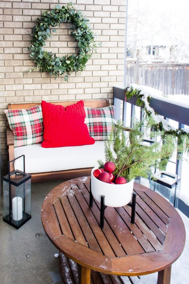Festive Outdoor Christmas Decorations
