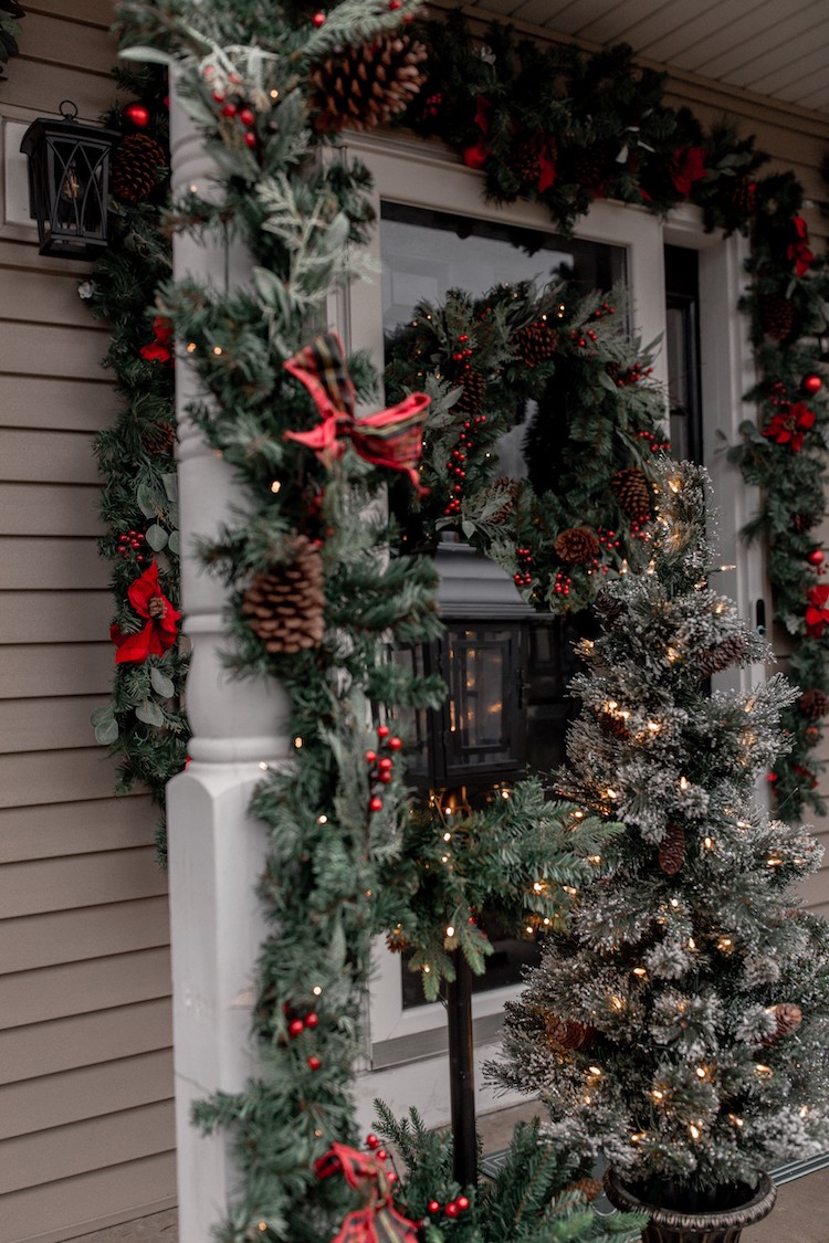 Festive Christmas Porch in Under 20 Minutes