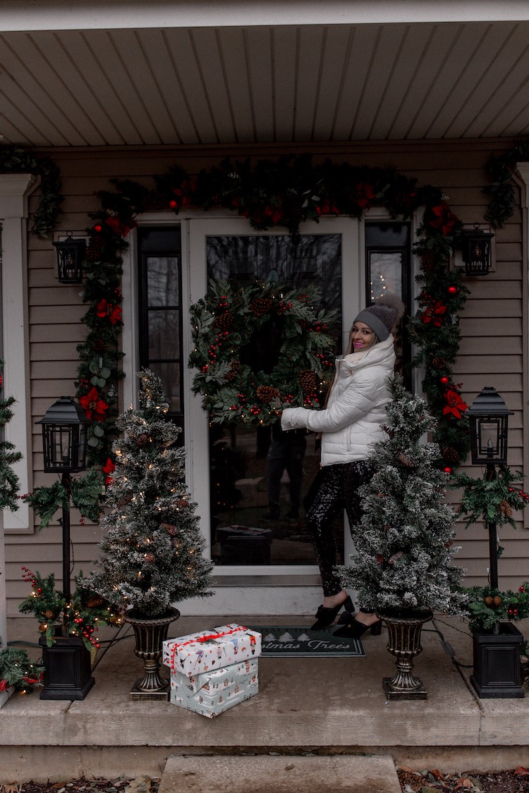 Festive Christmas Porch in Under 20 Minutes