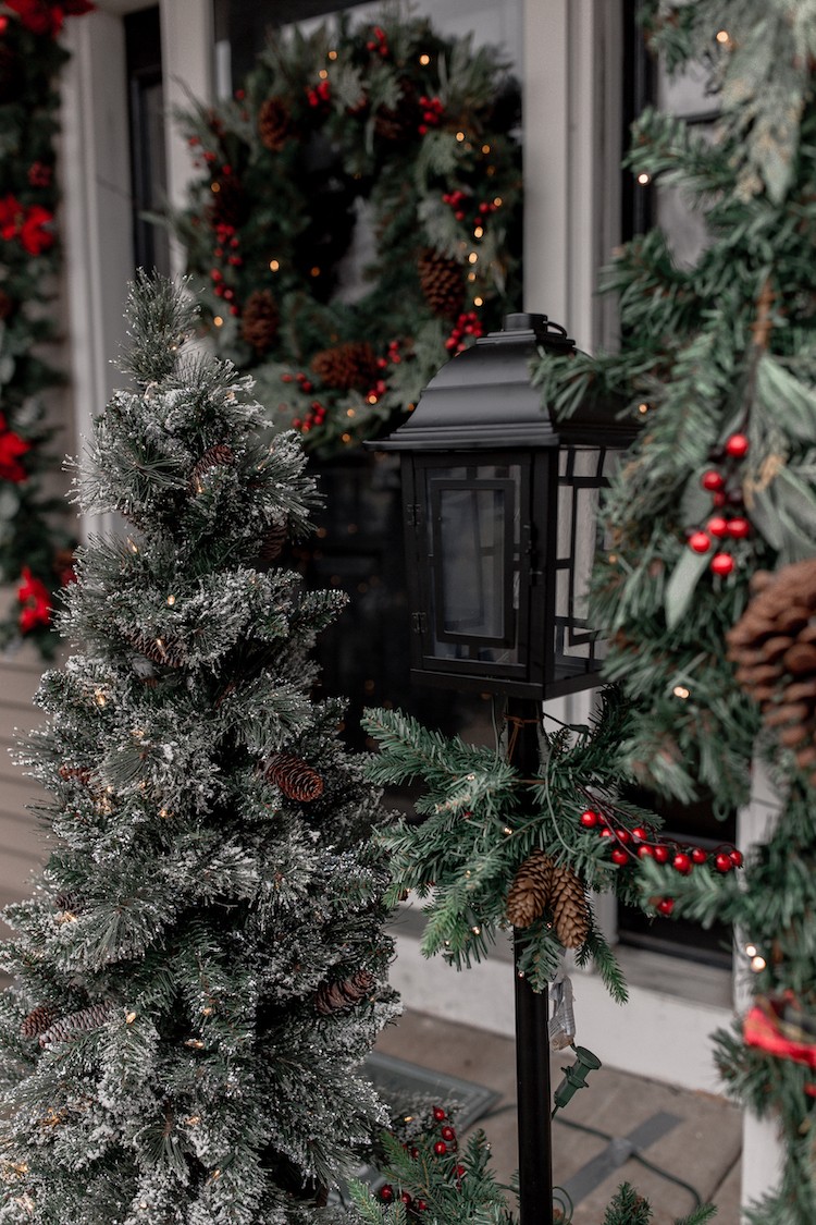 Festive Christmas Porch in Under 20 Minutes